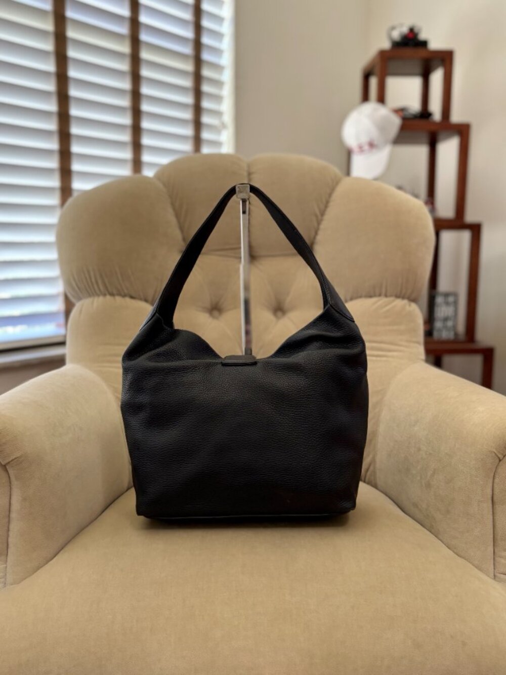 VTG Auth. DOONEY & BOURKE Iconic Pebbled Leather Lobster Clasp J8376110 Hobo Bag - Picture 5 of 10